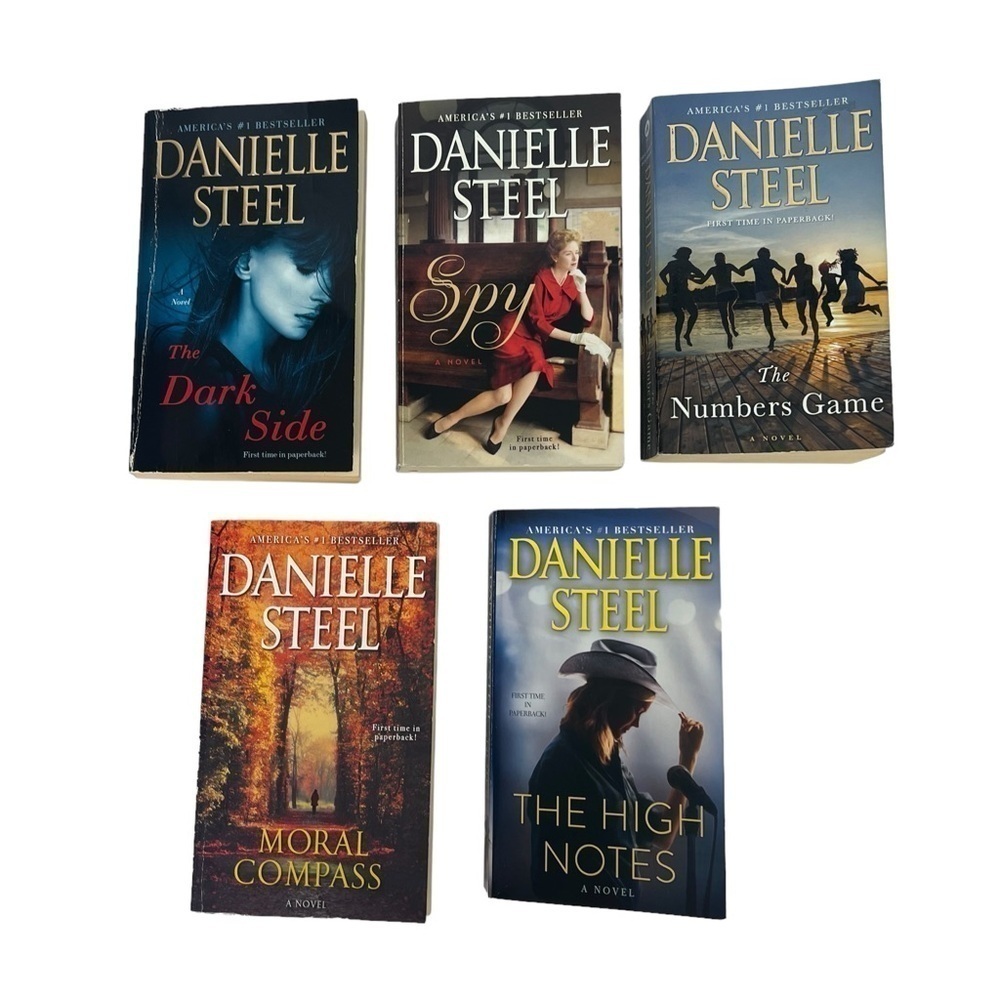 Danielle Steele Fiction Books/Novels Lot/5 Paperbacks Romance/Contemporary Women